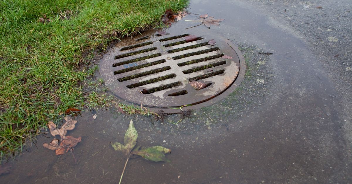 How to Build a French Drain in Your Yard the Right Way
